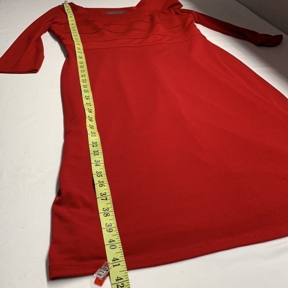 Jolibel Fully Lined Dress Size 6 Colour Red Made in Canada - Picture 9 of 9
